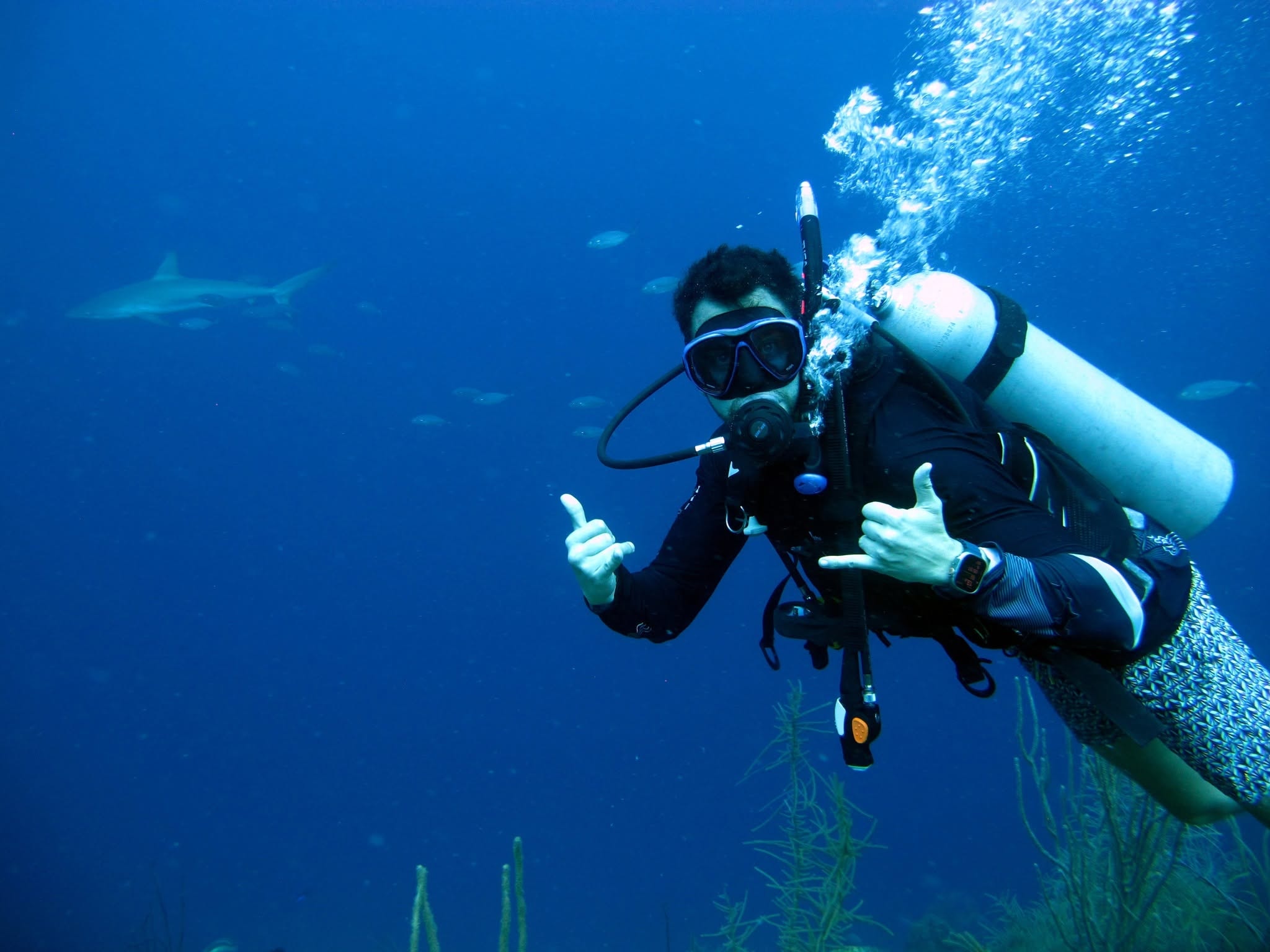 Buzo Deep Divers en San Andrés — el mar de los siete colores